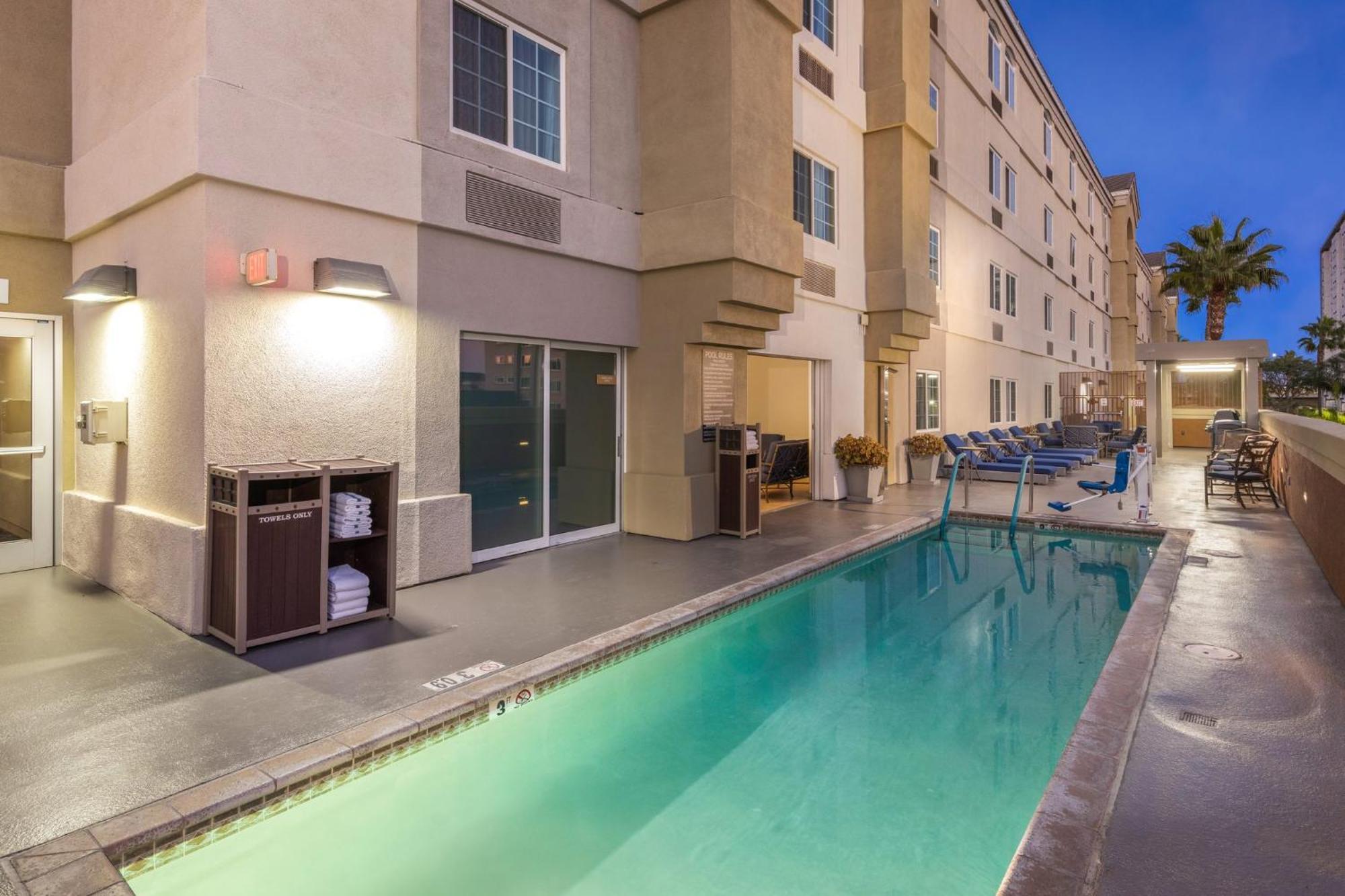 Candlewood Suites Anaheim - Resort Area By Ihg Eksteriør billede